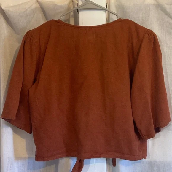 Rust Tie-Front V-Neck Button Crop Top - Picture 6 of 6